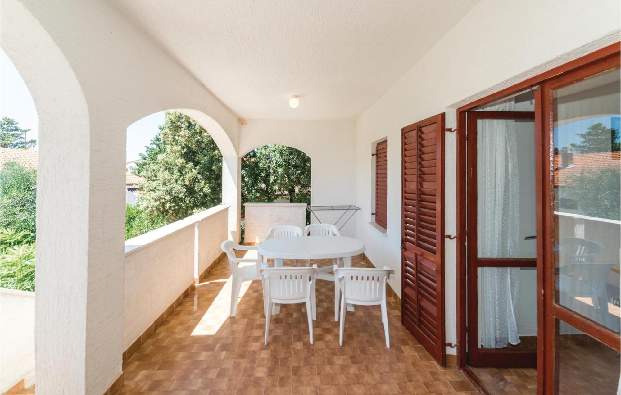 Lovely Apartment In Mandre With Wifi Zewnętrze zdjęcie