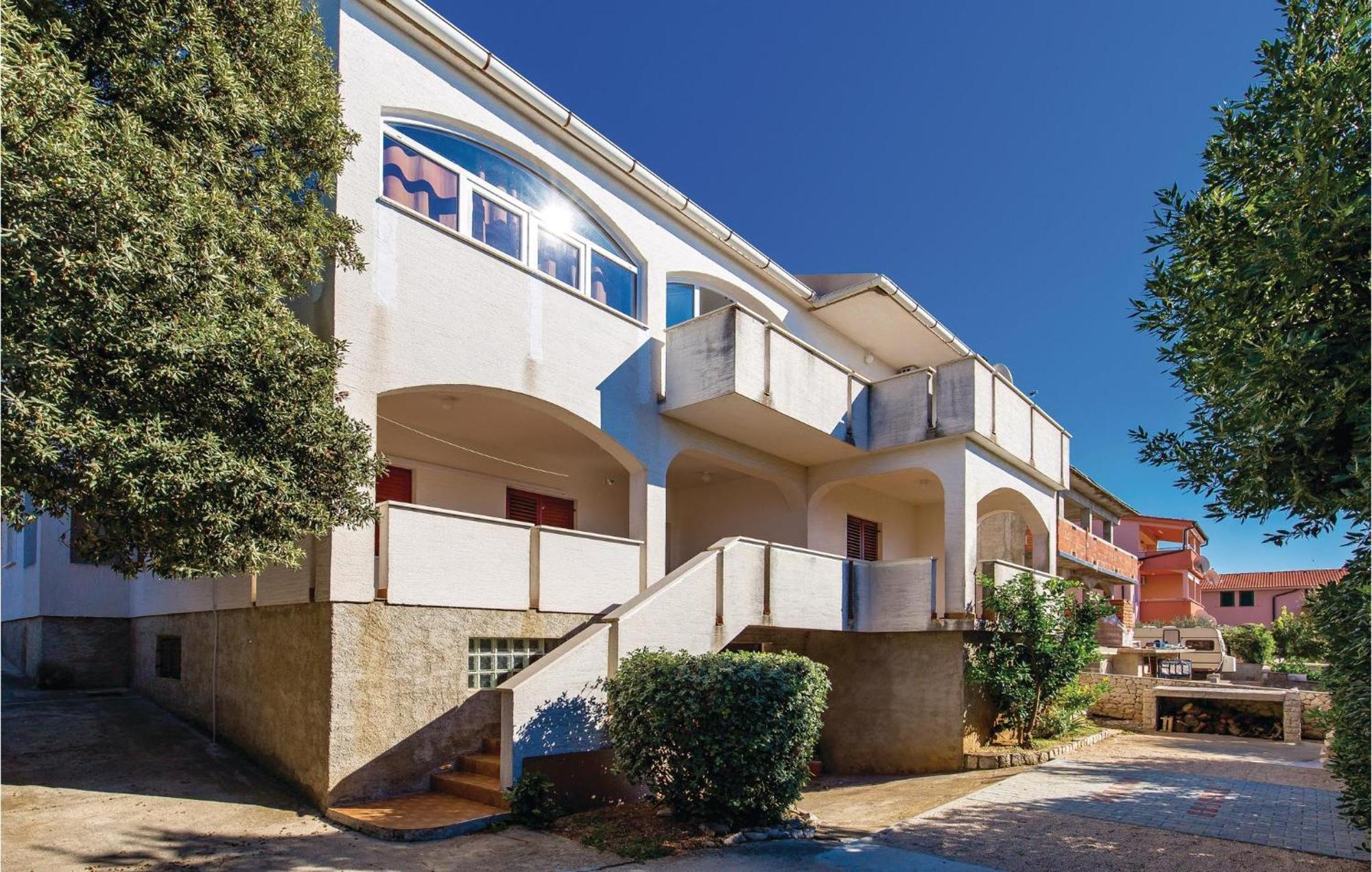 Lovely Apartment In Mandre With Wifi Zewnętrze zdjęcie
